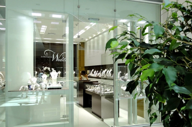 Jacklin hugasian Diamond & Jewellery Center